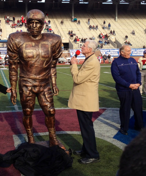 Chuck Bednarik, Eagles' Man of Concrete, Dies at 89 - The New York